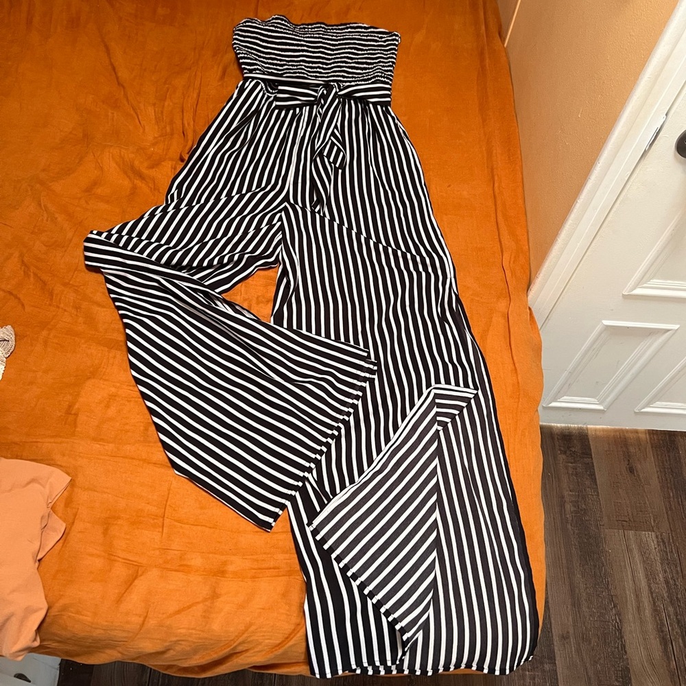 Striped Jumpsuit with slits in pant legs sz L
